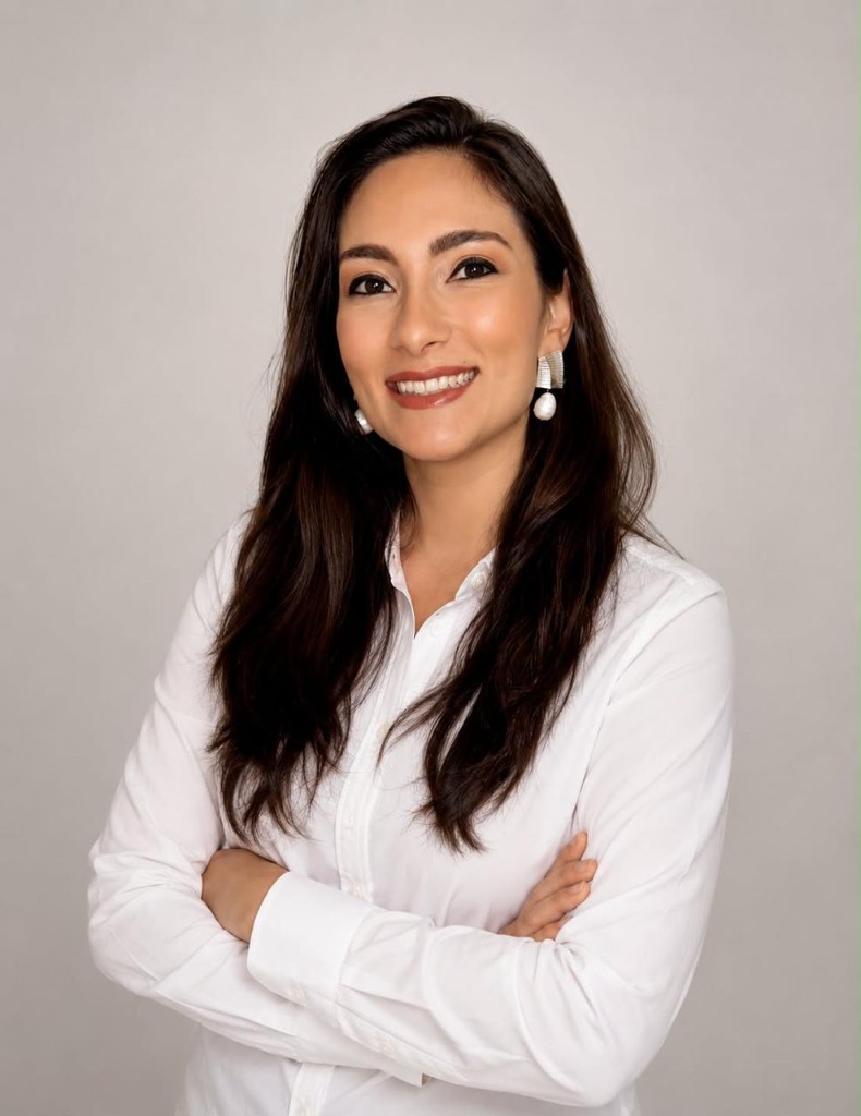 Dra. Nathalia Bigelli Del Neri e Zanelato, estomatologista em Londrina/PR — especialista em Cirurgia Oral Menor e diagnóstico de lesões bucais